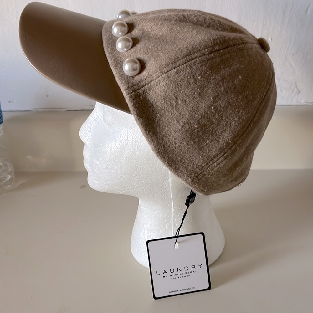 Laundry by Shelli Segal hat.